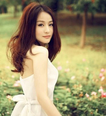 女人长发纹理烫发型图片 女生中长发纹理烫发型