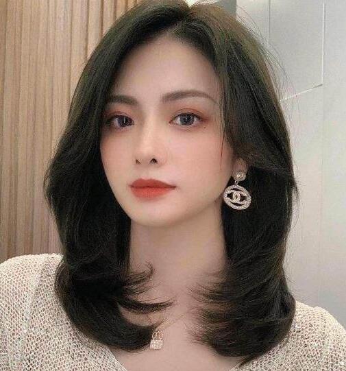 2022减龄锁骨发型,显脸小又上档次的锁骨发发型
