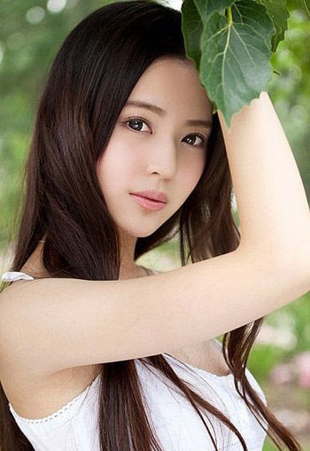 黑色齐腰长发发型 自然黑色长发发型