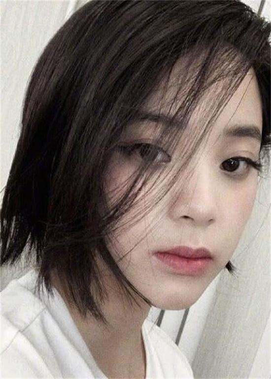 俏皮女孩小短发图片,所有女孩都很适合的短发发型