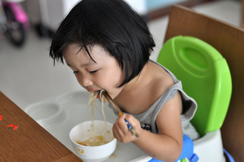 宝宝左撇子要纠正吗真的更聪明吗