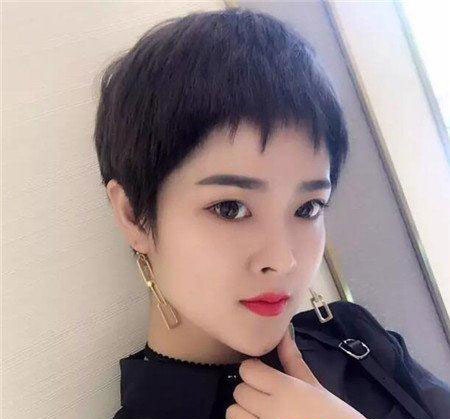 绝美修脸女生短发 长发一剪遮三丑