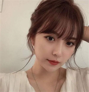清新自然的直发发型 等着你来选的直发发型