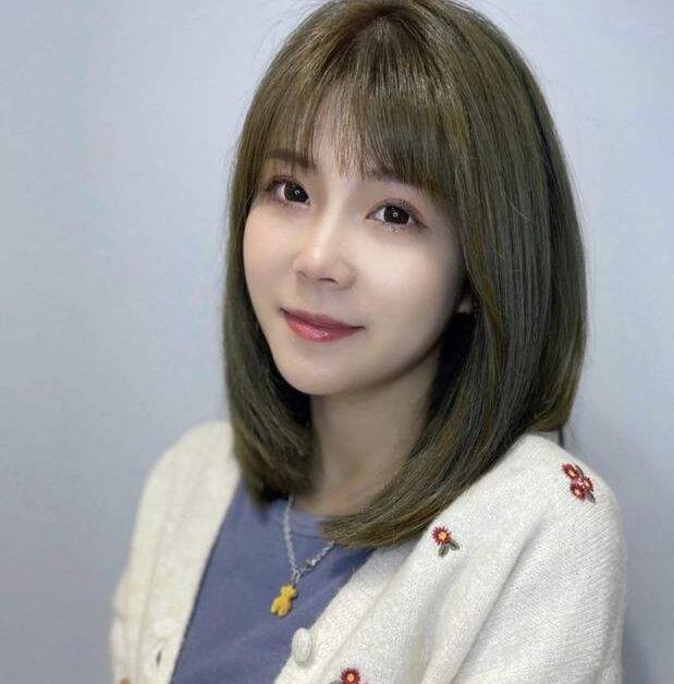 40岁女人减龄直发发型,烫一下更显气质