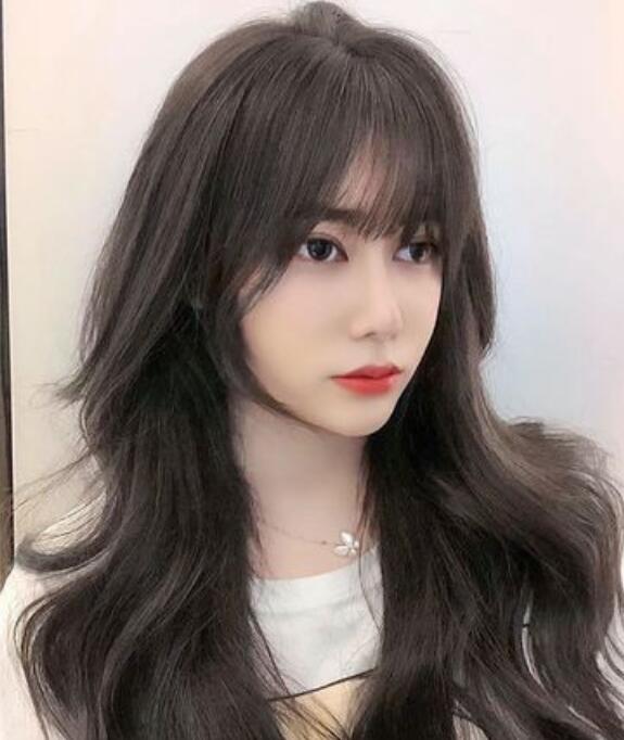 韩式发型女中长发微卷,被受亲赖的清新韩式发型