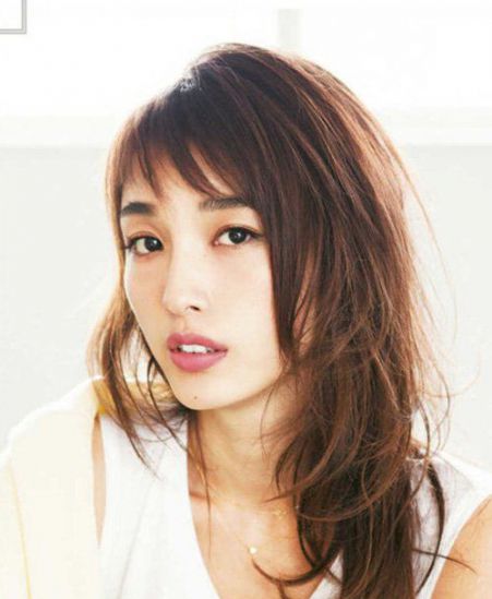 一刀切公主头显瘦又流行 国际范凸显的女孩子长发图片