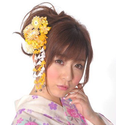 优雅的女士簪子扎发发型 复古风的女生发髻发型设计