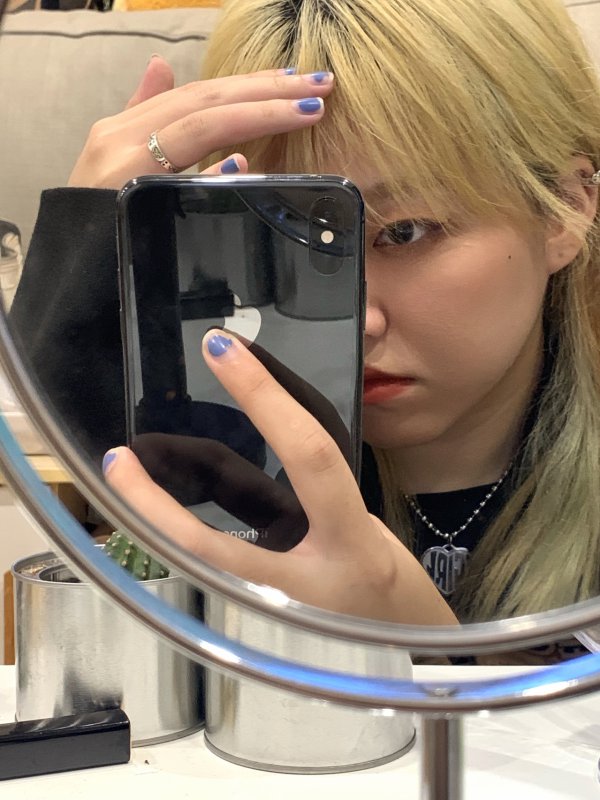 女生留狼尾长发照样帅到飞起