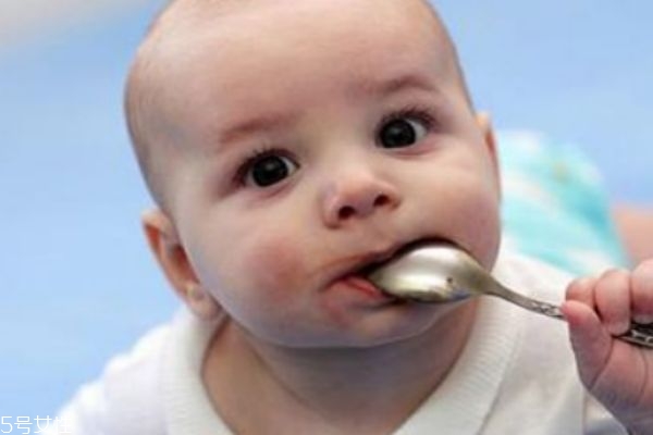 6个月辅食要不要加盐 辅食添加原则