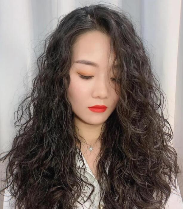2021绝美卷发发型,齐肩卷发清新又女神
