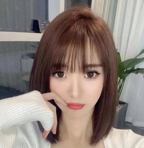 2021好看的中长直发,知性成熟的中分直发发型