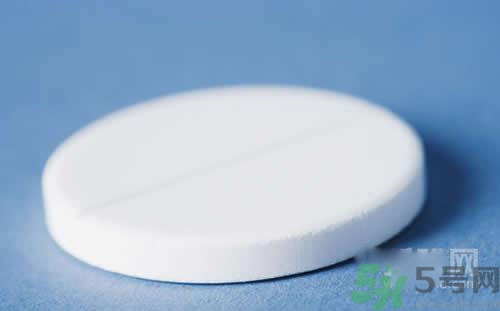 钙片和维生素c可以一起吃吗？钙片和维生素一起吃好不好？