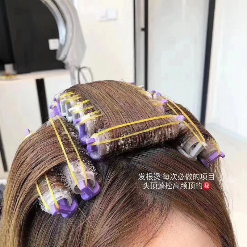 蓬松显脸小发型 中长发女生不能错过的发型
