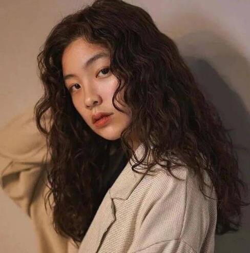 2021发型流行女长发 中长发发型都在这里了,都来看看吧!