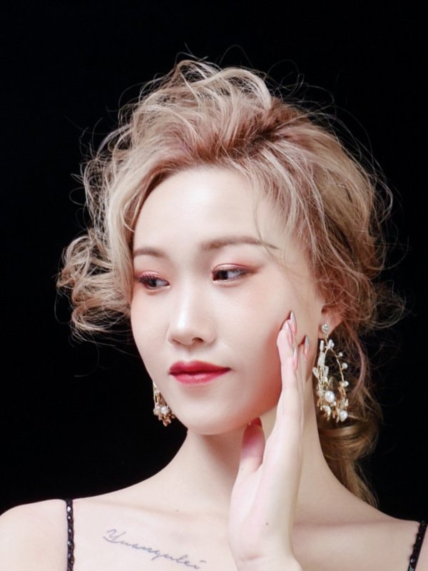 准新娘们你真的了解自己适合什么发型嘛