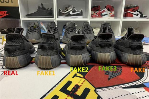 yeezy350黑生胶真假对比 椰子350黑生胶真假鉴定