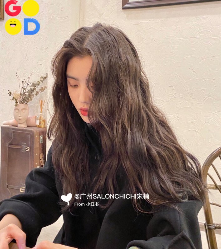 没想到长发女生烫法式卷这么好看 懒人必备
