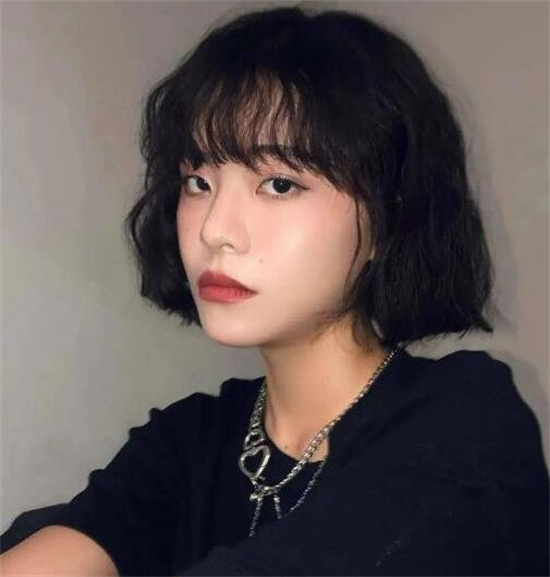 最新短发发型图片女2021 快来换上最新的短发发型