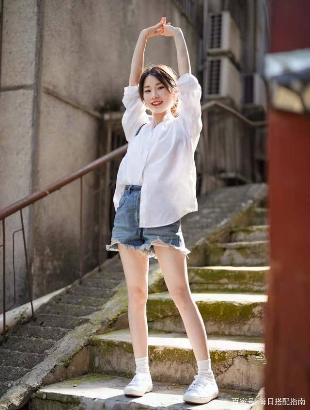入夏有这“3衣2裙1鞋”就够了，优雅又大气