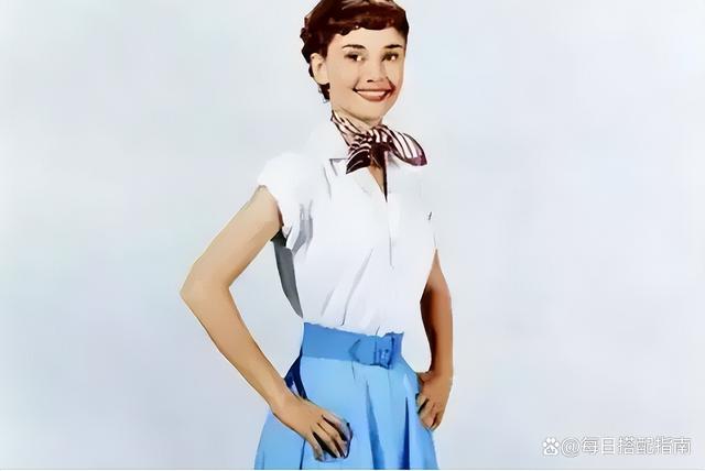 突然发现：今年“赫本衫”很流行，时髦又百搭，哪怕是微胖女生都能驾驭她。