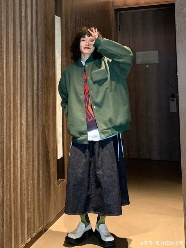 建议小个子女生：冬天多穿这几款“外套”