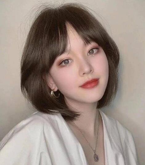 短发发型2021年最新款女,剪个短发俏皮又灵动