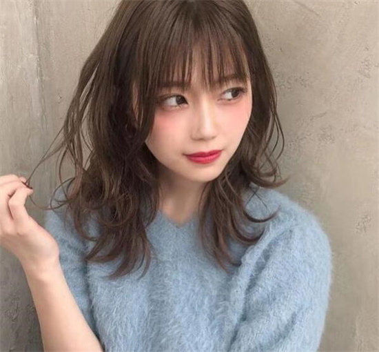 日系慵懒卷发发型,女孩真的会后悔的发型