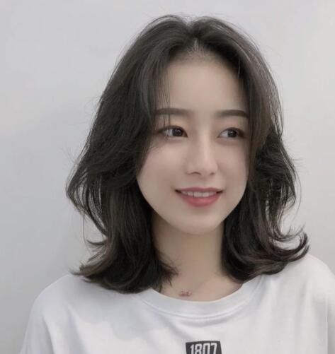 锁骨发型2021年最新款女,瞧瞧博主这三款发型