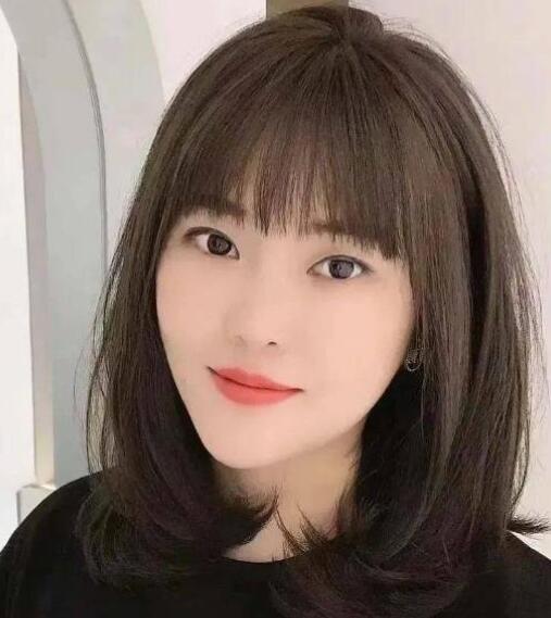2022减龄中长发最新发型女,秋季精选的减龄长发