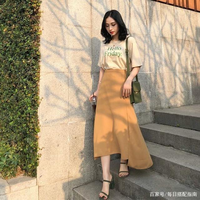 女人不管你是什么身材，建议少穿这3种“下装”，容易又丑又显胖！