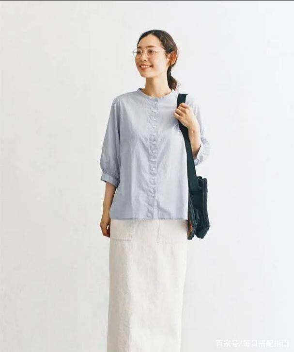 中年女性穿衬衫怎么搭才高级？学会这4个搭配思路，养眼又显年轻！