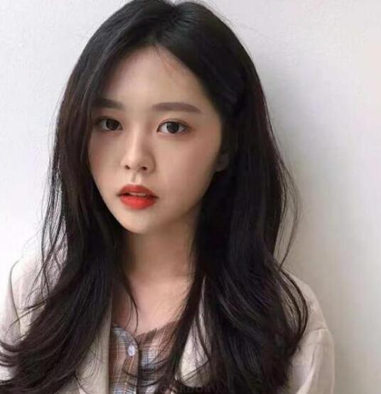 长发刘海女2022新款,女生漂亮长发刘海发型