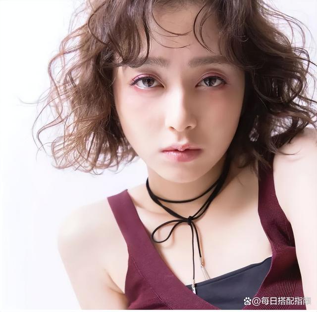 头发细软、发量还少的女生，怎么做造型才能更好看且持久？
