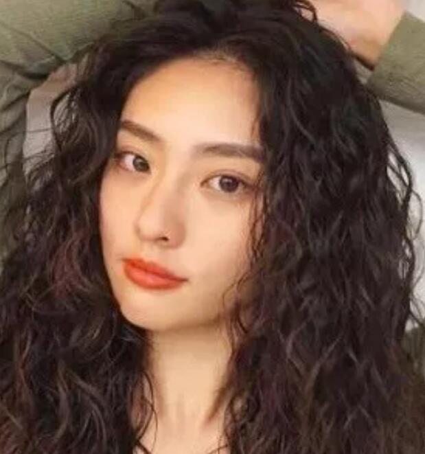 羊毛卷女2021最新款 适合发量少的女孩