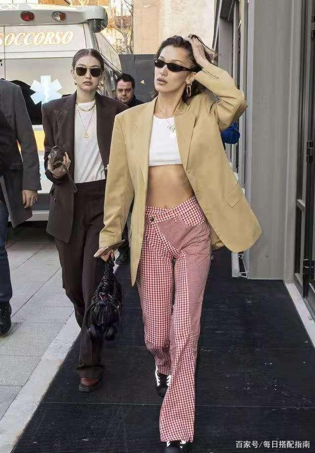 女人不管多少岁,入秋穿裤子谨记这“4不要”,显胖显矮还没气质! 女人不管多少岁,入秋穿裤子谨记这“4不要”,显胖显矮还没气质!