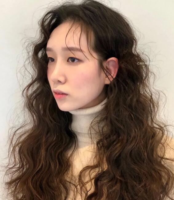 2022年烫发最蓬松的卷,少头发的烦恼让这个发型来解决吧
