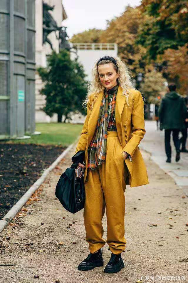 女人不管多少岁,入秋穿裤子谨记这“4不要”,显胖显矮还没气质! 女人不管多少岁,入秋穿裤子谨记这“4不要”,显胖显矮还没气质!