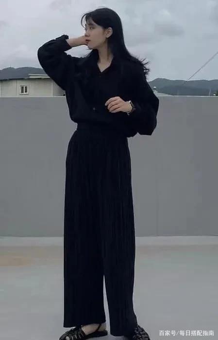 这双鞋看着笨重又“有点丑”，为什么这么多人喜欢？