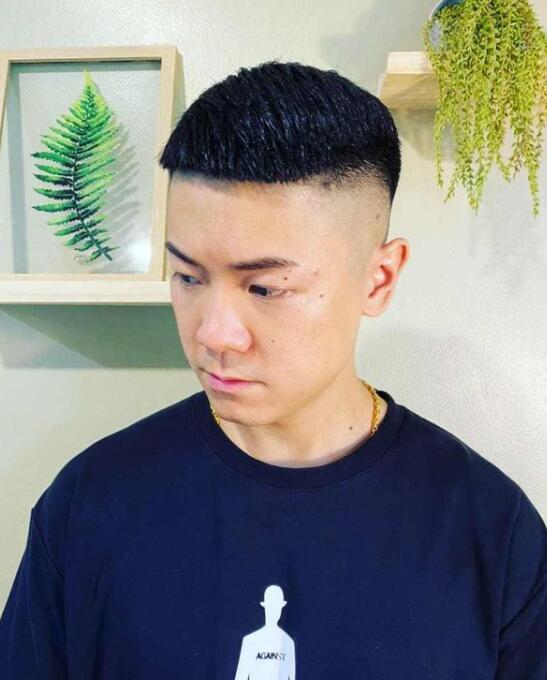 男士最新短发造型2022,怎么剪都好看