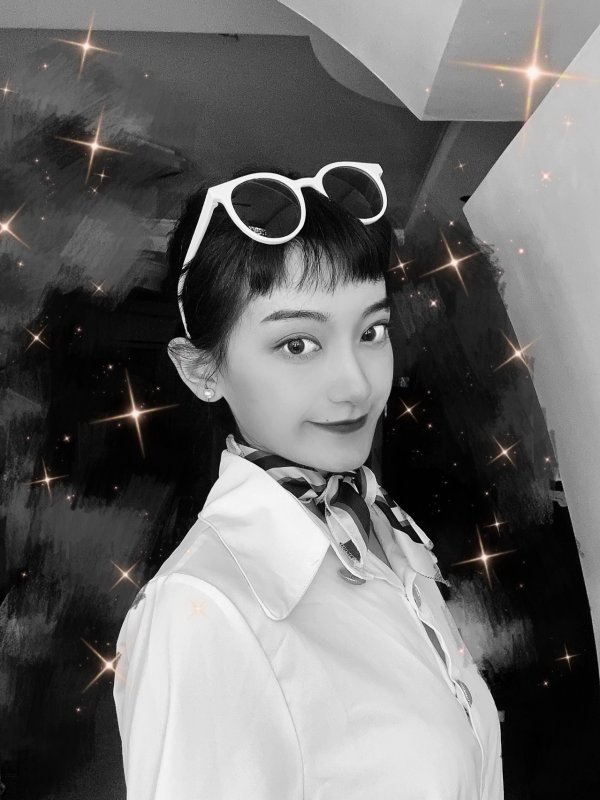 赫本同款刘海get！适合方脸女孩的绝美发型