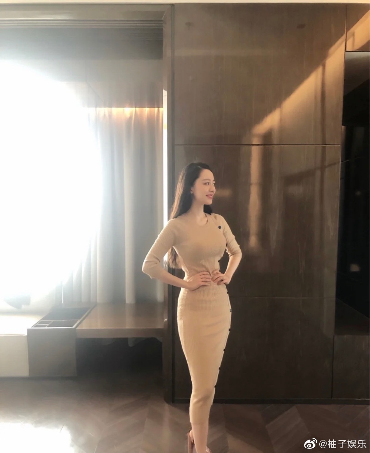 吉娜的胸是不是假的,一般来说太瘦很难有大胸 吉娜的胸是不是假的,一般来说太瘦很难有大胸