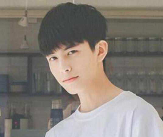 2021刘海发型男中学生,高中生最爱的发型
