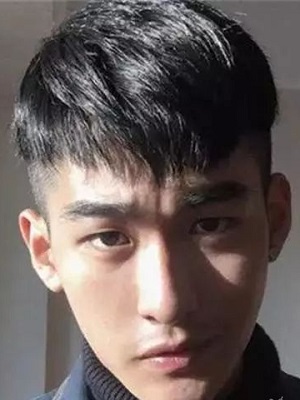 2022男最潮短发发型  男生短发精神帅气发型