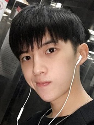 单眼皮男生适合什么发型  平刘海减龄必选发型