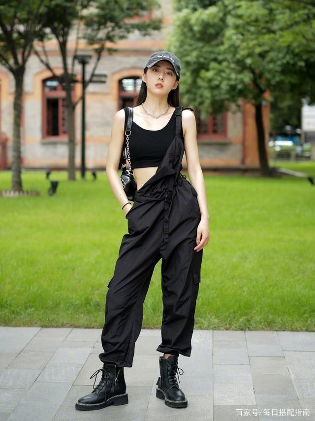 你适合穿裤子还是穿裙子？简单几点就能判断出，找到合适的下半身，穿衣搭配才会更加协调平衡！