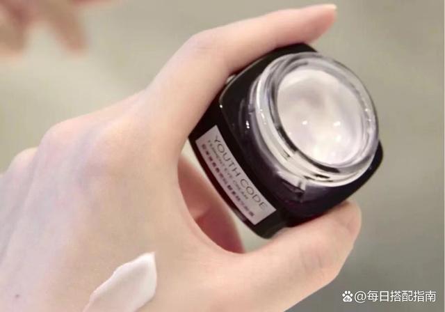 5款网红眼霜测评：从成分到肤感，看看谁才是你的心仪单品？