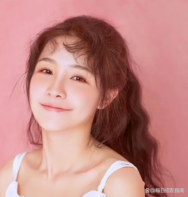 传说中的“剧抛脸”到底长什么样？看于正力捧的小花张楠