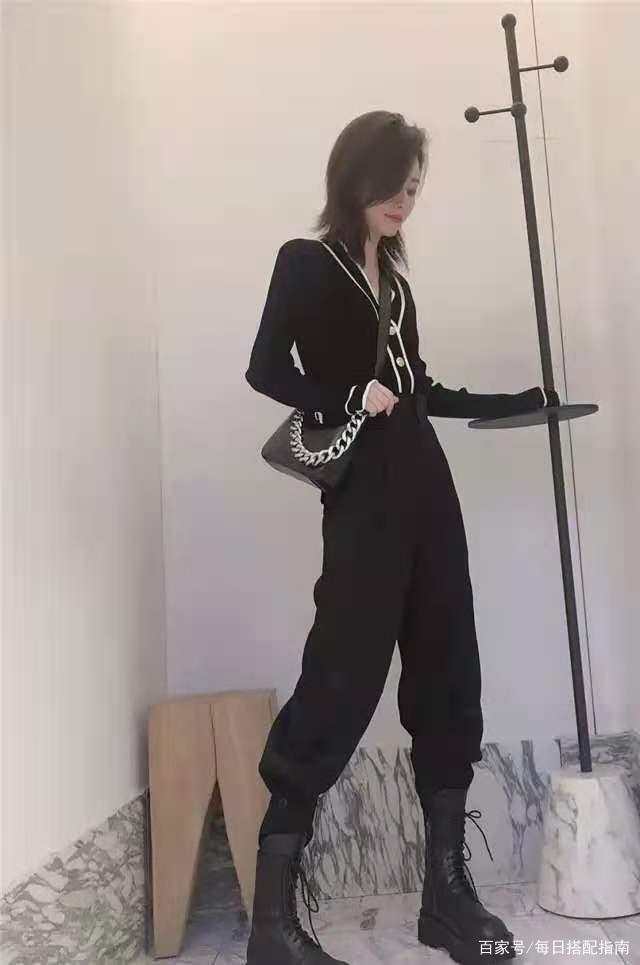 小白鞋已经“烂大街”了，今夏更流行这4双鞋，时髦好看不说，搭配裤子、裙子都合适。