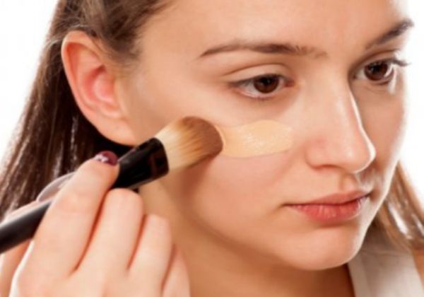 干性肌肤适合什么类型的化妆品  干性肌肤如何挑选化妆品 