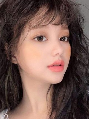 2022羊毛卷发型图片女  适合发量少的女生